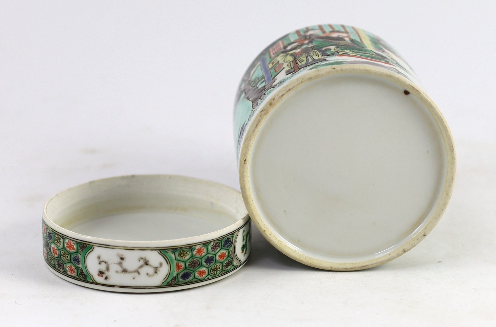 A Chinese famille verte cylindrical jar and cover, 19th century, 11.5cm high